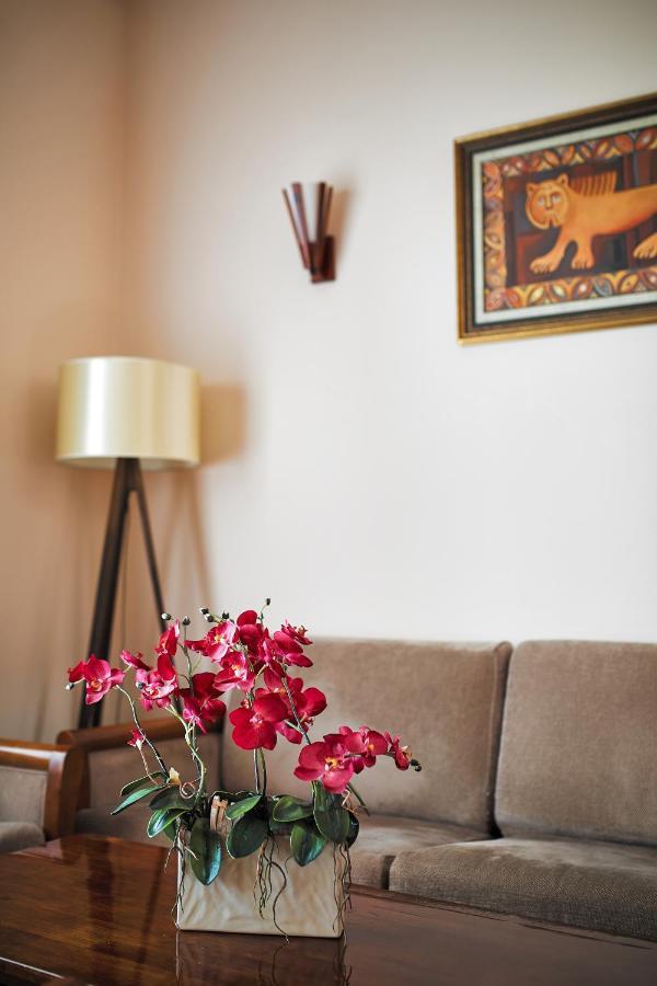 Arève Résidence Boutique Hotel Erevan Esterno foto