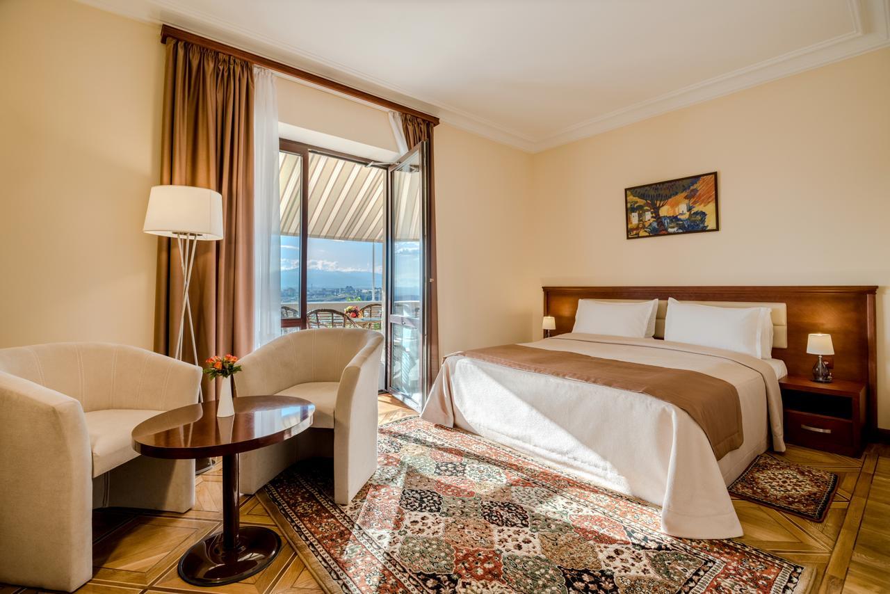 Arève Résidence Boutique Hotel Erevan Esterno foto