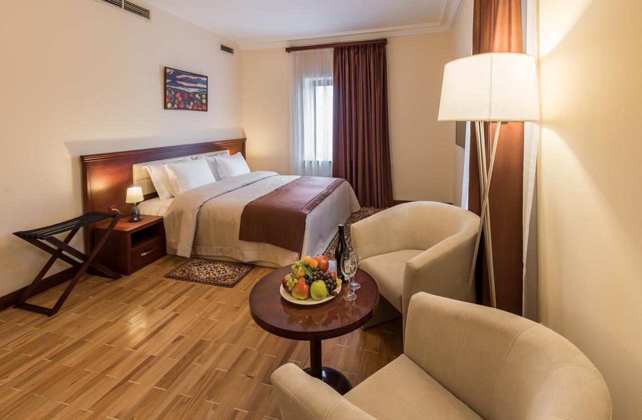 Arève Résidence Boutique Hotel Erevan Esterno foto