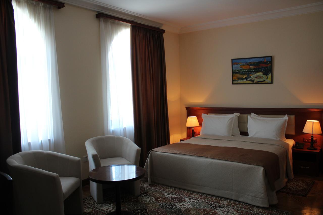 Arève Résidence Boutique Hotel Erevan Esterno foto