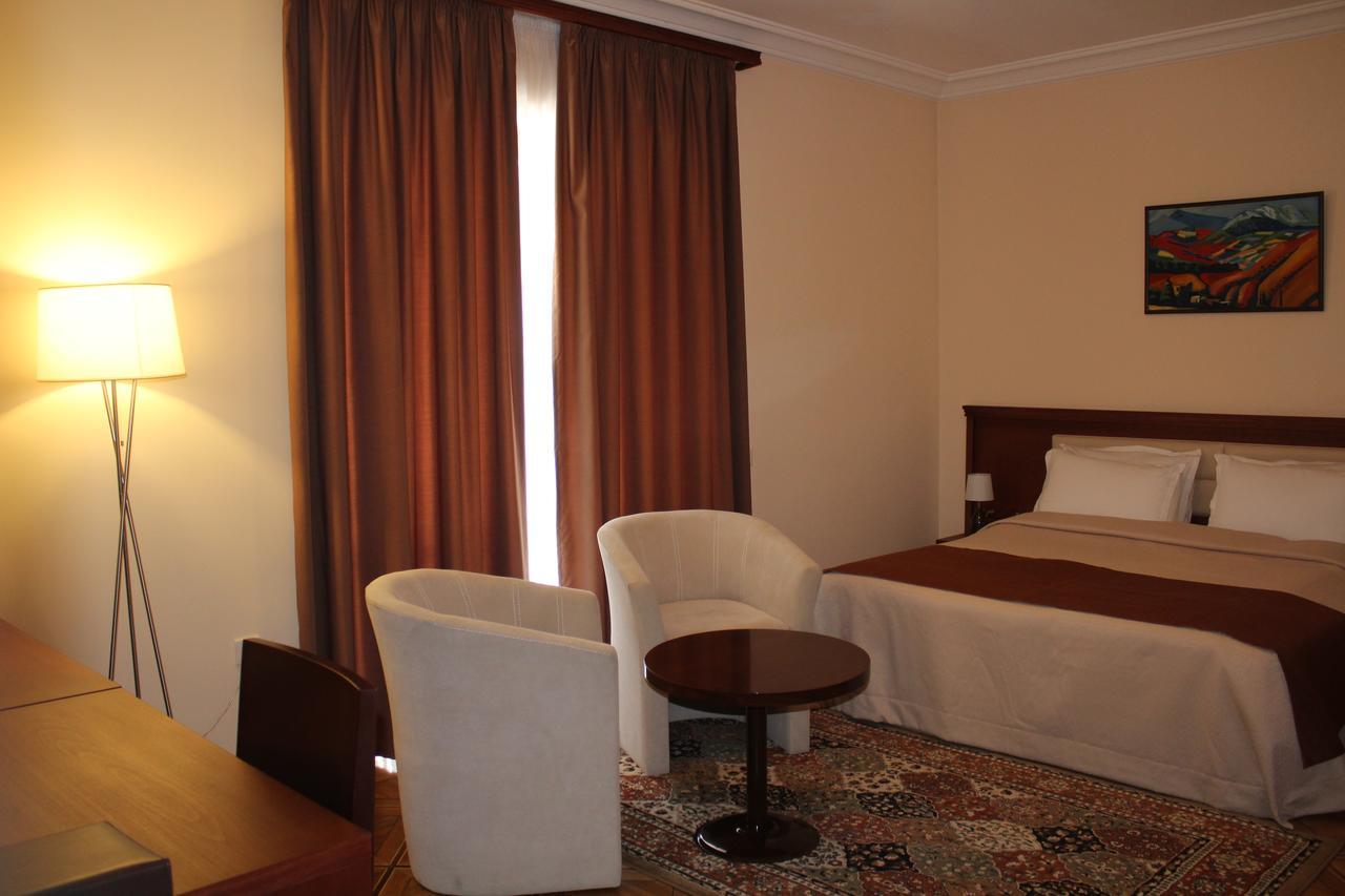 Arève Résidence Boutique Hotel Erevan Esterno foto